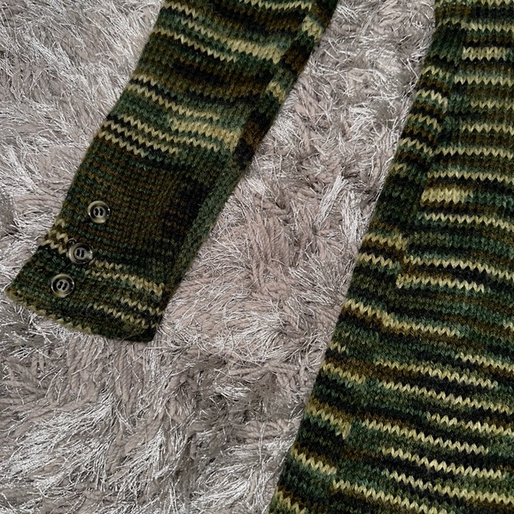 Betsey Johnson VINTAGE camouflage sweater coat! Women’s size Small💐💕💐 - Picture 6 of 6